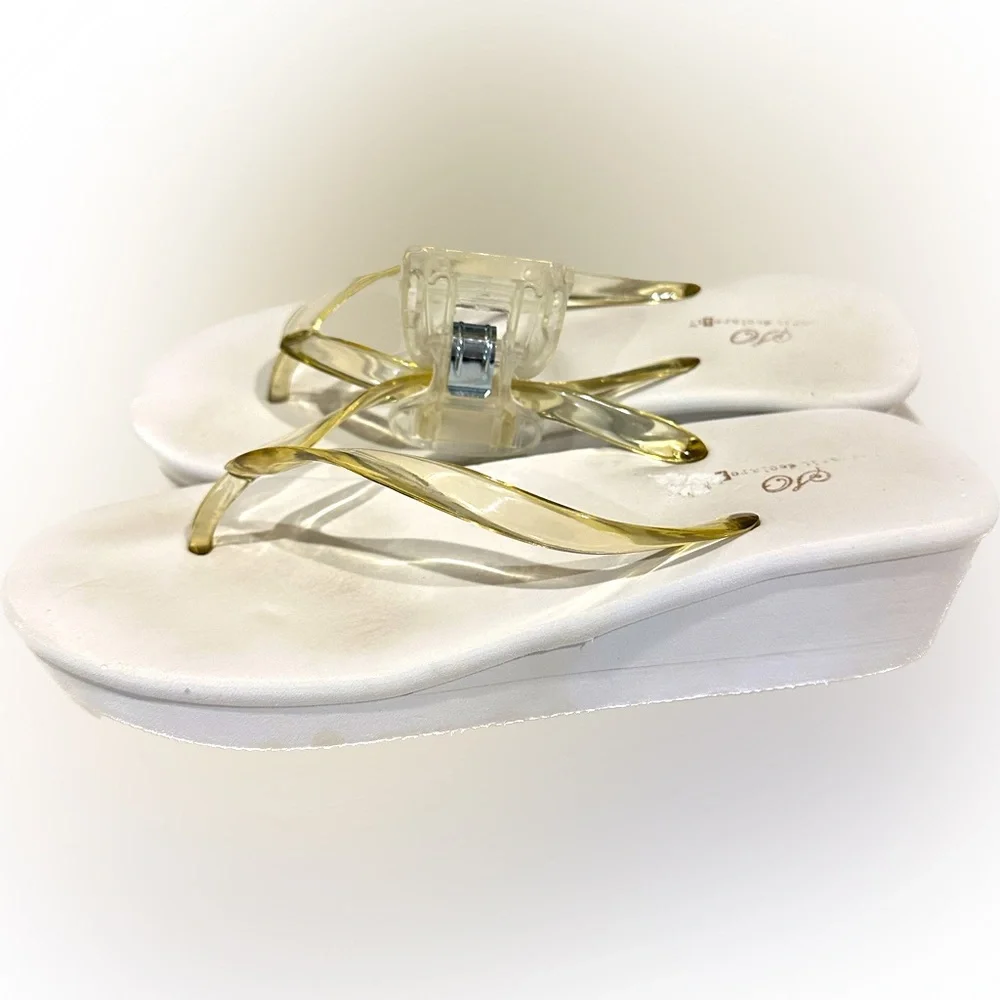 SO® Women's Platform Flip-Flop Wedge Sandals. Very Flattering! sz 8 Super Cute!